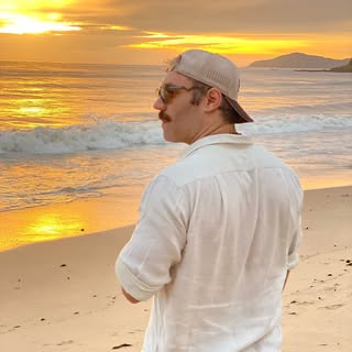 Pedro Prudente, comediante e mestre de cerimônias, fora do palco
